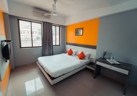 Hotel Aashish Deluxe Lodging
