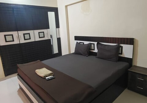 P N A Apartment in Hiranandani Estate