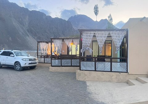 the sky desert hunder