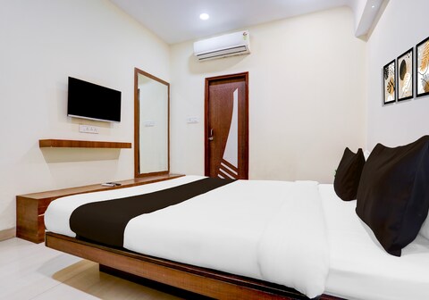 Hotel O La Banian Hotel & Restaurant