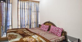 Heena Hotel, Srinagar Heena Hotel, Srinagar