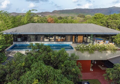 LohonoStays Orchard House