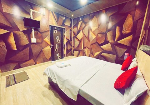 Hotel O Green Land Guest House