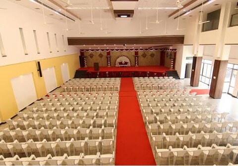 V.S Chellam Century Hall, Dormitory Services