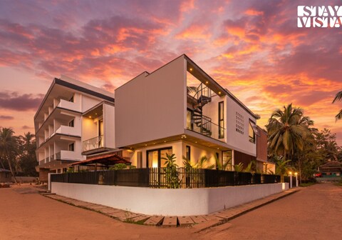 StayVista at Arabella w/ Pool, Lawn