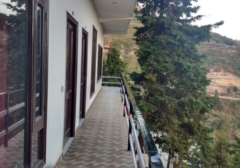 Hotel Gauri Heights Mussorrie