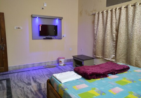 Madhur Homestay Near CRPF Campus, Baramunda Fire Station