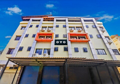 Super Hotel O Vaishnavi Palace