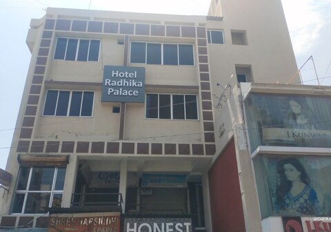 HOTEL RADHIKA PALACE