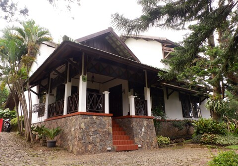 Hotel O Cemara's Homestay