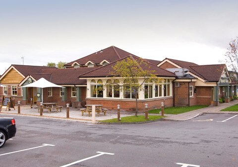 Premier Inn Warrington (A49/M62,J9)
