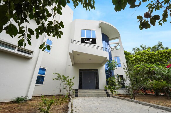 Super Hotel O ECR Stays Near Nemmeli Beach Formerly GVS Homes