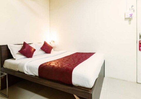 Hotel Saffron Inn