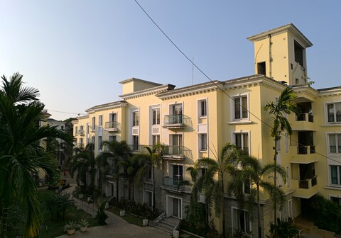 Orraica 101 Pool View 2 BHK Apartment near Baga beach