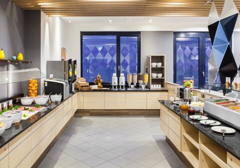 Holiday Inn Express M