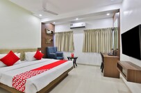 OYO 1370 Hotel Akash, Surat OYO 1370 Hotel Akash, Surat