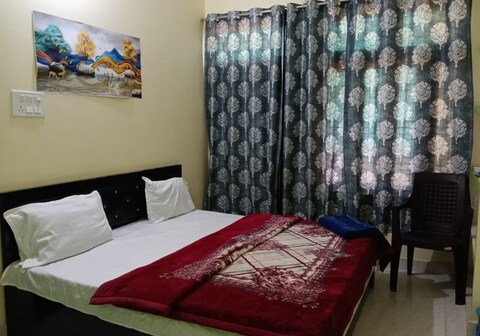 Satya Inn near Khade Hanuman Mandir