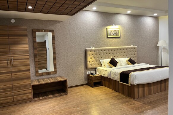 The Crown Hotel & Banquet