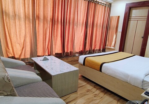 Hotel Lake View Grand