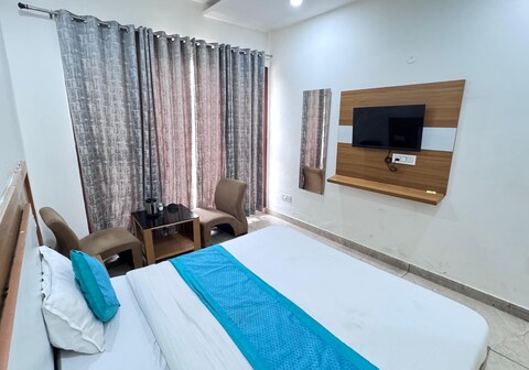 HOTEL U K GREEN VALLEY