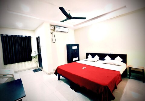 Royal Residency Luxury Lodge