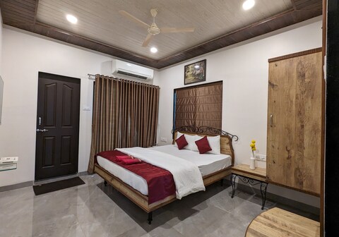 HOTEL AND VILLA SAMARTH PALACE