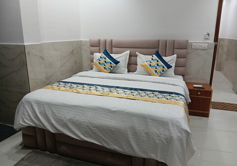hotel roop mahal