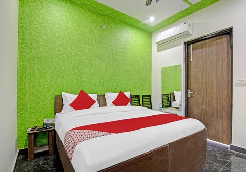 OYO 812858 AJ Guest House