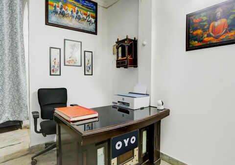 Hotel O Aura Stay