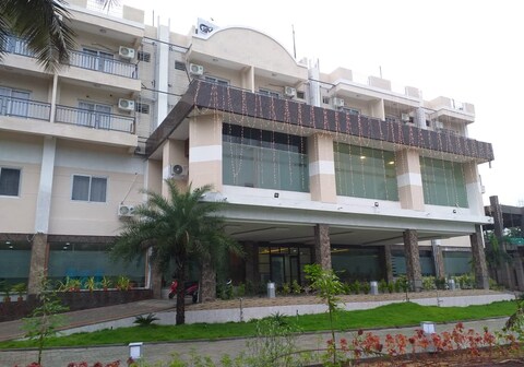 GRAND MERIDIAN