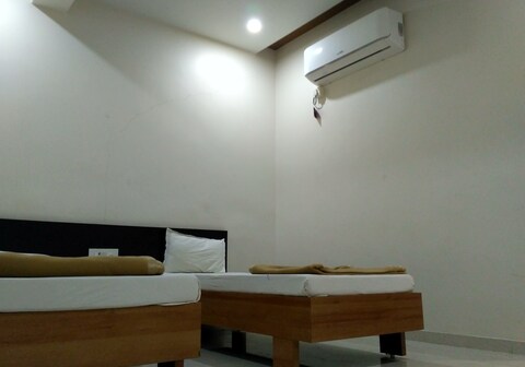 Hotel Anand