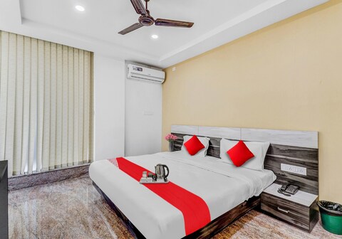 Hotel O Lavish Residency