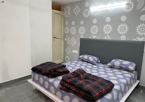 Podstop,East of Kailash