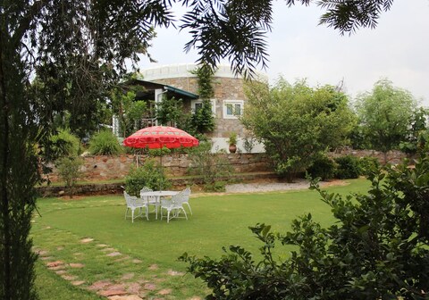 Stone Villa Jungle Retreat