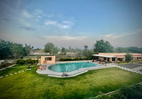 Friends Resort
