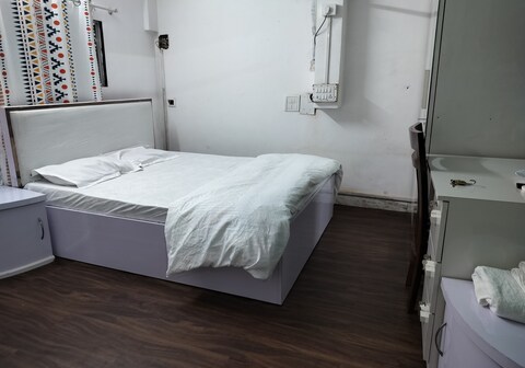 Cozy Private room for 2  pax in Condo/ Bungalow