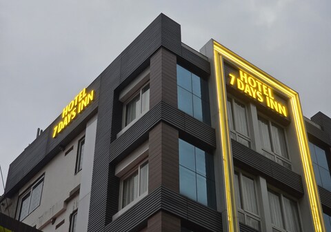 HOTEL 7 DAYS INN