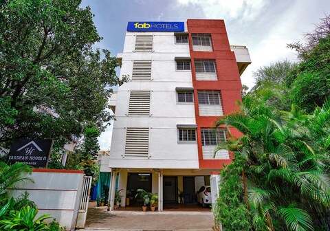 FabHotel Vardhan House II