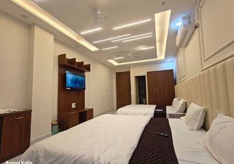 Anmol Hotel
