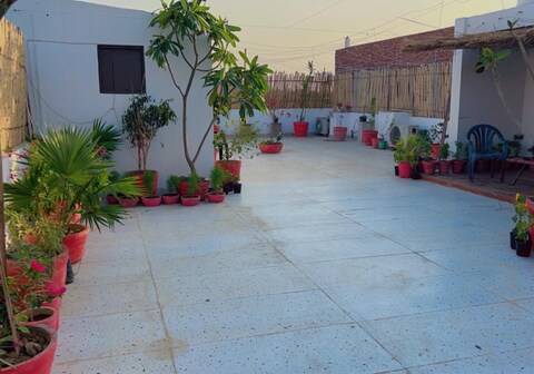 Elegant 6 Bedroom Boutique Villa Near Taj Mahal