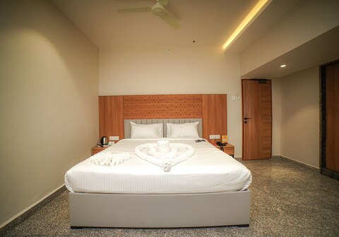 Hotel SVM Grand bachupally