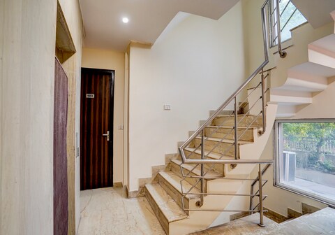 Hotel O KAROL BAGH RESIDENCY