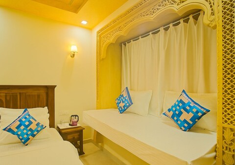 the royal sam desert camp