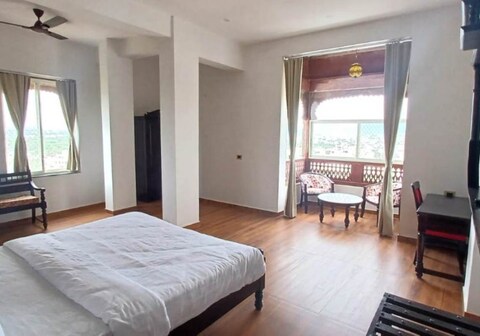 The Parel Bagh Villa