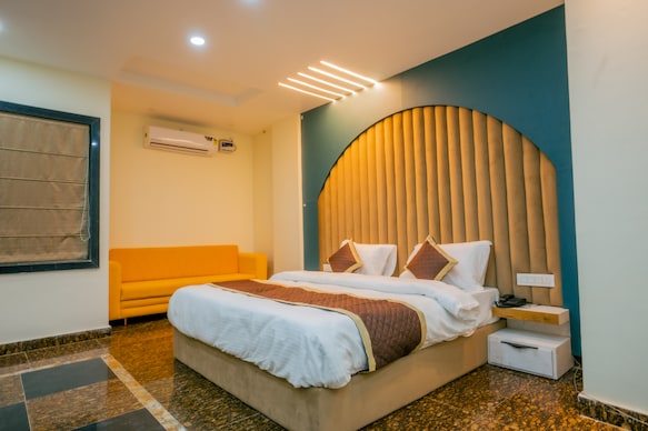 Hotel Ten 11
