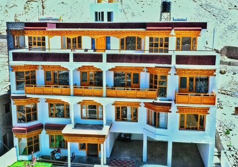 Hotel Hill Top Heaven