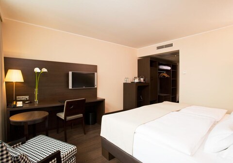 إن إتش دانوب سيتي