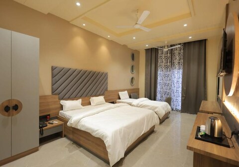 Hotel Black Harbour - A Unit of Om Shanti Inn