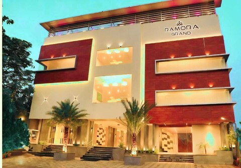 Townhouse Dindigul Rock Fort Formerly Ramora Grand