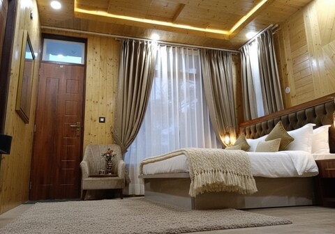 Chatnya Homes by Splendid Hotels | Family Groups|